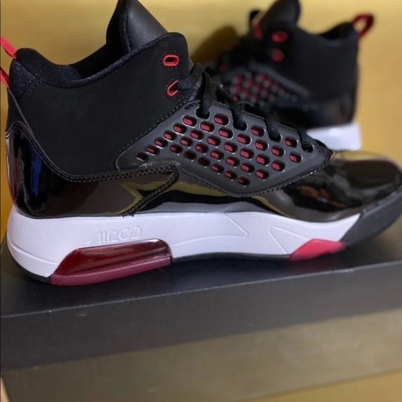 Jordan Maxin 200 black/gym red white SZ 9 - Picture 5 of 8